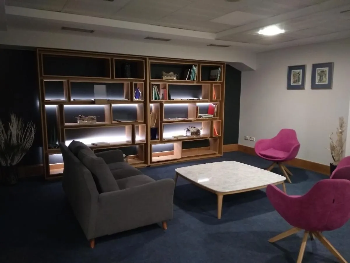 Hotel Jauregui Hondarribia 3*,